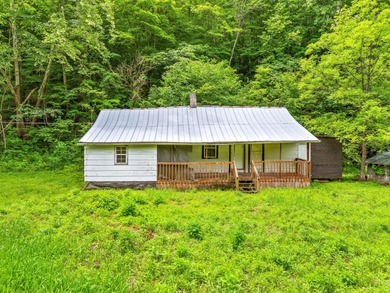 Clinch River - Hancock County Home For Sale in Sneedville Tennessee
