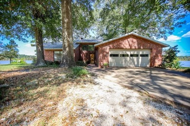 Lake Sam Rayburn  Home For Sale in Huntington Texas