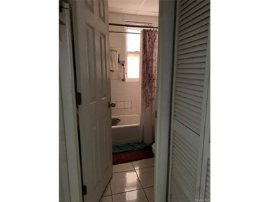 Short Sale. Fully Finished Basement with Separate Entrance - photo 6