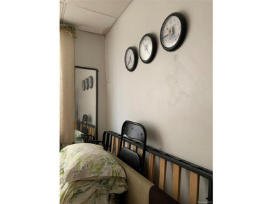 Short Sale. Fully Finished Basement with Separate Entrance - photo 9