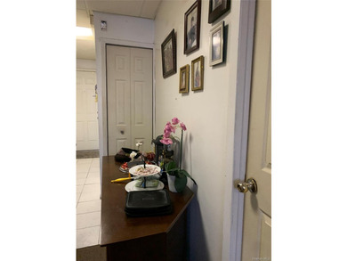 Short Sale. Fully Finished Basement with Separate Entrance - photo 10