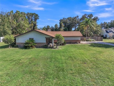Lake Miona  Home Sale Pending in Oxford Florida
