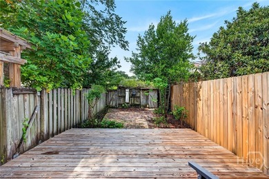 Beautifully renovated 1900s historic townhouse in the highly - photo 12