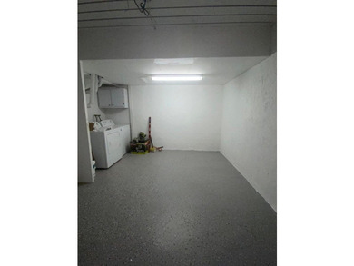 Well maintained, partially renovated townhouse located in the - photo 14