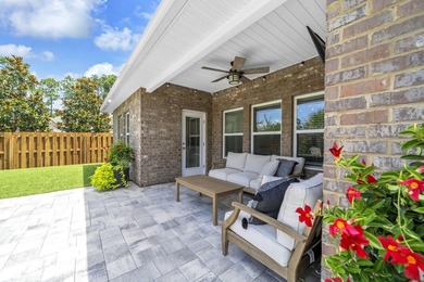Beautifully maintained home with exceptional outdoor living! The - photo 6
