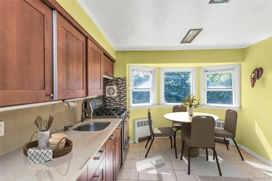 Classic split-level home offering approximately 1800 square feet - photo 8