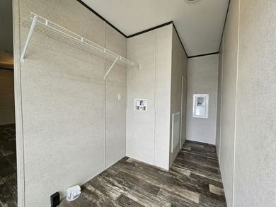 Find your place in the world at Eagle Estates, a well-maintained - photo 6