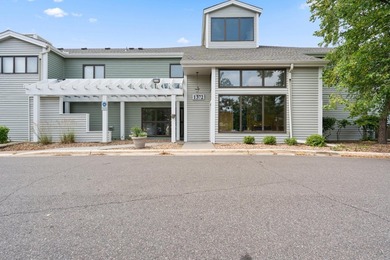This is the one! Thoughtfully updated and beautifully maintained - photo 1