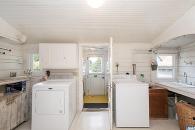 A PROPERTY LIKE THIS COMES ON THE MARKET ONCE IN A GREAT WHILE! - photo 22