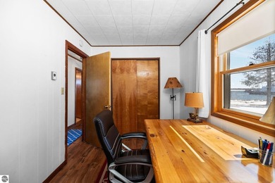 Welcome to your dream retreat, a stunning log-sided house - photo 24