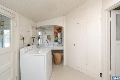 A PROPERTY LIKE THIS COMES ON THE MARKET ONCE IN A GREAT WHILE! - photo 24