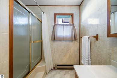 Welcome to your dream retreat, a stunning log-sided house - photo 29