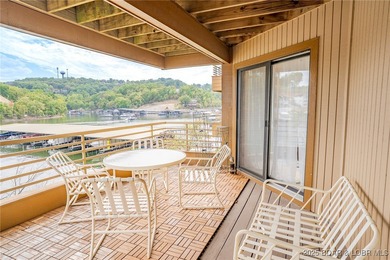 Beautiful, light and bright 2 level condo that feels more like a - photo 34