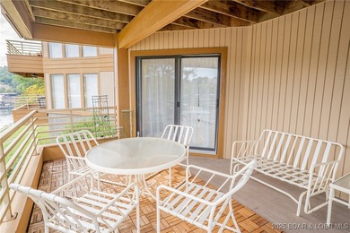Beautiful, light and bright 2 level condo that feels more like a - photo 35