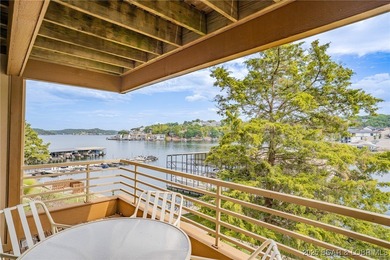 Beautiful, light and bright 2 level condo that feels more like a - photo 36