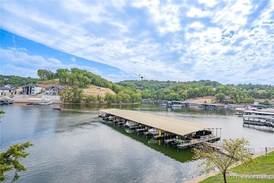 Beautiful, light and bright 2 level condo that feels more like a - photo 39