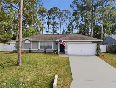 Charming 3-Bedroom, 2-Bath Home in Cocoa - Your Florida Space - photo 1