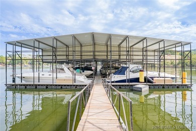 Beautiful, light and bright 2 level condo that feels more like a - photo 50