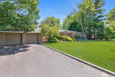 Welcome to 25 Linden Lane, a beautiful spacious, one of a kind - photo 2