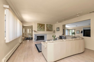 Welcome to 25 Linden Lane, a beautiful spacious, one of a kind - photo 3