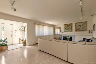 Welcome to 25 Linden Lane, a beautiful spacious, one of a kind - photo 4