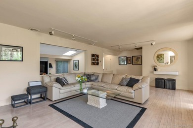 Welcome to 25 Linden Lane, a beautiful spacious, one of a kind - photo 5