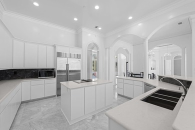 Stunning 1-level 5,000 SF Neoclassical Mediterranean Villa on 10 - photo 8