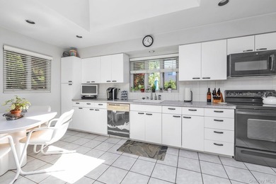Welcome to 25 Linden Lane, a beautiful spacious, one of a kind - photo 8