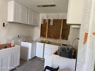 A charming fixer upper in Murray Hill! Come and make this lovely - photo 9