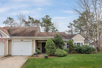 Welcome home to 1031B Thornbury Lane, a well-maintained - photo 4
