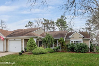 Welcome home to 1031B Thornbury Lane, a well-maintained - photo 5