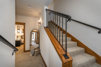 The ultimate mountain retreat with breathtaking views awaits in - photo 15