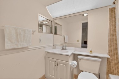 Cozy 1 bed 1.5 bath condo located in building Durham B. 4 th - photo 16