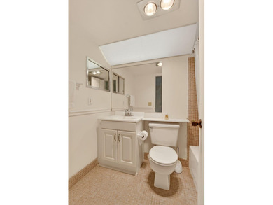 Cozy 1 bed 1.5 bath condo located in building Durham B. 4 th - photo 17
