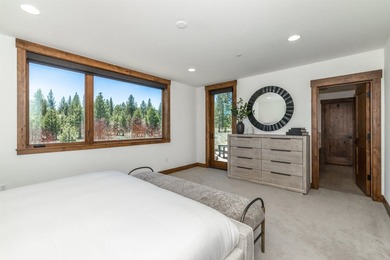 The ultimate mountain retreat with breathtaking views awaits in - photo 17