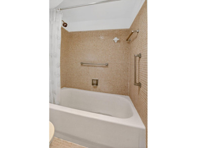 Cozy 1 bed 1.5 bath condo located in building Durham B. 4 th - photo 18