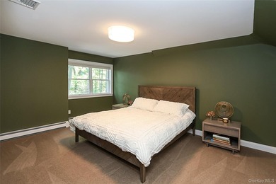 Located in the heart of Huntington, this beautifully updated - photo 20