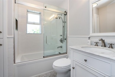 Located in the heart of Huntington, this beautifully updated - photo 21