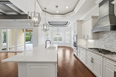 Beautiful 4 bedroom, 3 bath Mediterranean-style home located in - photo 10
