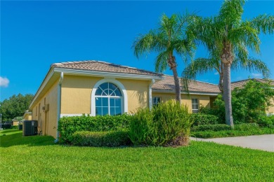 Lake Townhome/Townhouse For Sale in Kissimmee, Florida