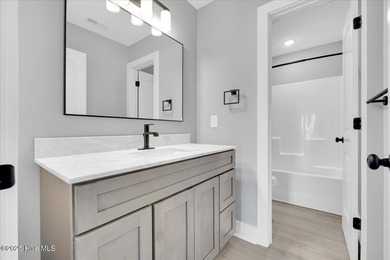 Really nice home for a large family with a fully landscaped huge - photo 12