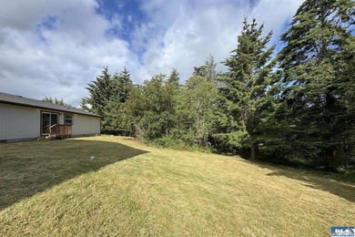 Welcome home! 4 BR, 2 BA home PLUS 2 car detached garage w/ - photo 34