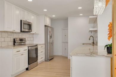 Virtually StagedPLETELY UPDATED & MOVE-IN READY 3 BEDROOM, 2 - photo 8