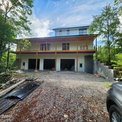 Lake Home For Sale in Sevierville, Tennessee