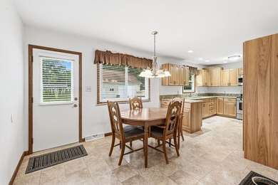 Welcome home to this well-maintained 3-bedroom, 2-bath ranch - photo 11