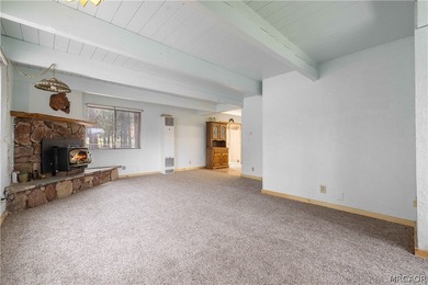 Located in the heart of The Village! This unique multi-unit - photo 12