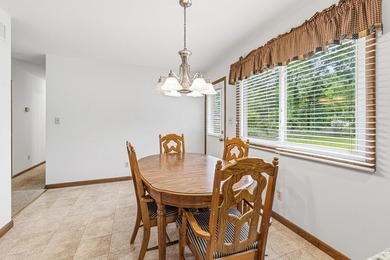 Welcome home to this well-maintained 3-bedroom, 2-bath ranch - photo 12