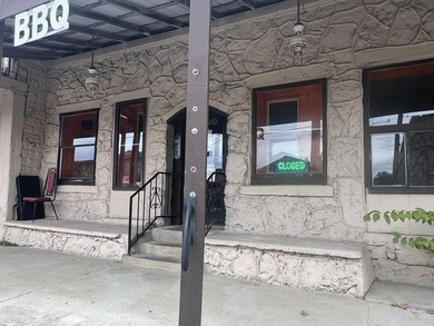Hardy commercial building on Main St. with unlimited potential - photo 3