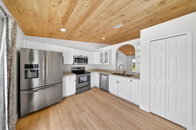 BACK ON MARKET DUE TO PREVIOUS BUYER UNABLE TO OBTAIN FINANCING - photo 14