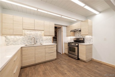 Located in the heart of The Village! This unique multi-unit - photo 15